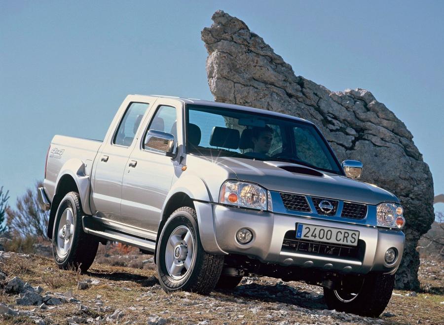  Nissan Navara Pickup Crew Cab 2001 года  (фото 5 из 11)